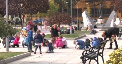Цртање на Градском тргу у оквиру "Дечје недеље" - 2019. (видео)